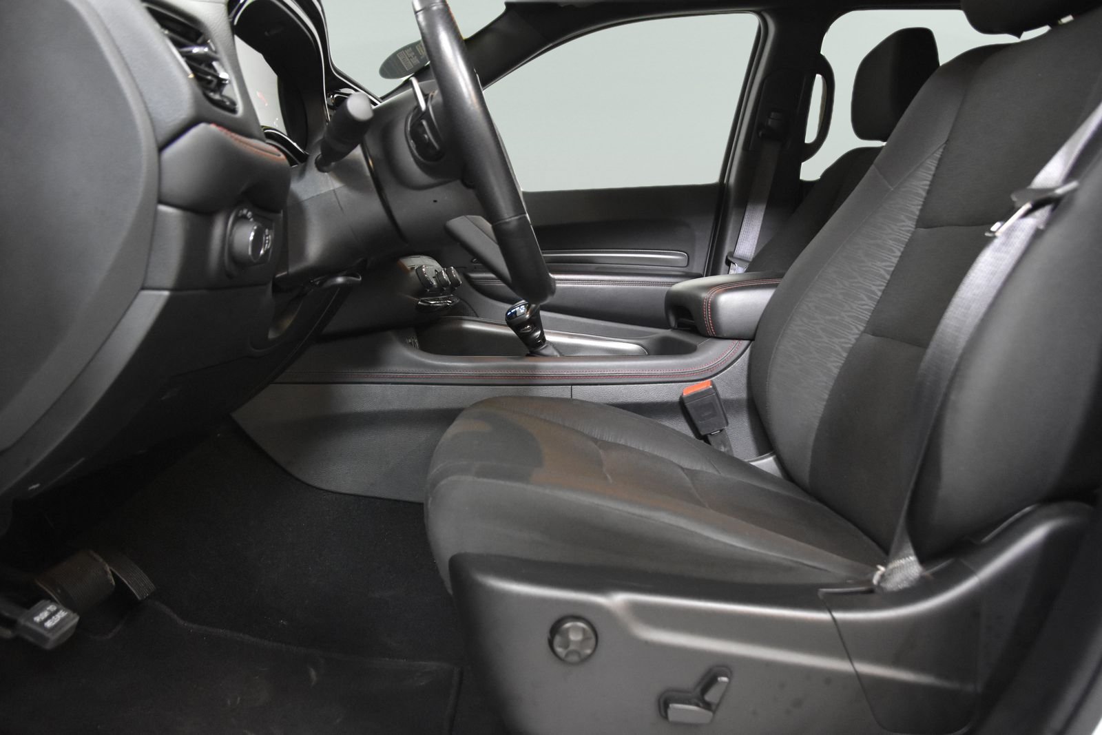Used 2025 Dodge Durango GT RWD image 12