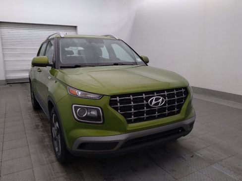 Used 2023 Hyundai Venue SEL FWD image 13
