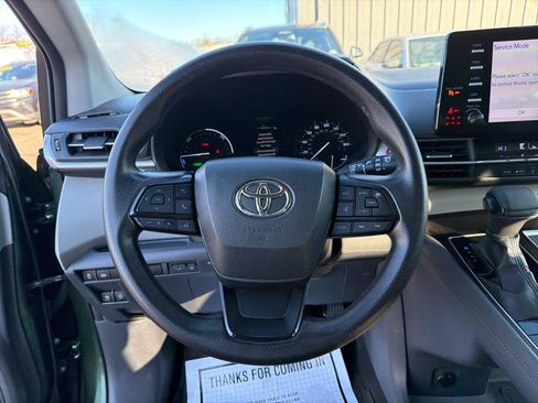 Used 2022 Toyota Sienna LE image 24