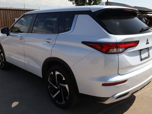 Used 2024 Mitsubishi Outlander SE FWD image 7