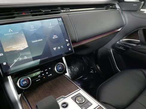 Used 2023 Land Rover Range Rover SE image 49