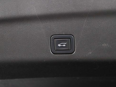 Used 2023 GMC Yukon Denali image 38