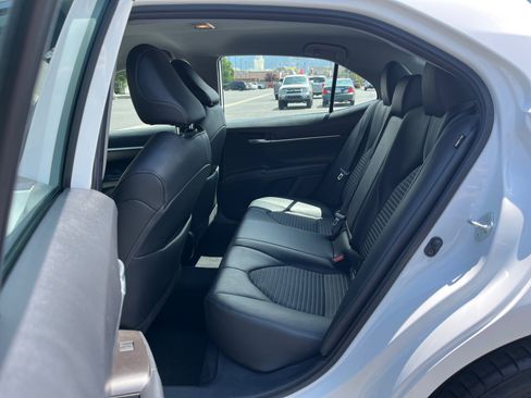 Used 2023 Toyota Camry SE FWD image 23