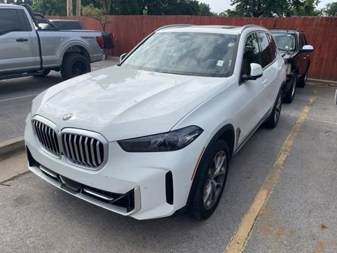 Used 2024 BMW X5 sDrive40i w/ Parking Assistance Package RWD image 2