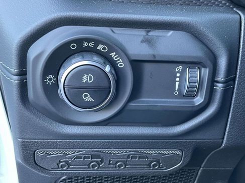 New 2025 Jeep Gladiator Rubicon AWD/4WD image 12