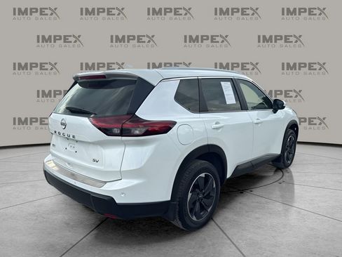 Used 2024 Nissan Rogue SV w/ SV Premium Package FWD image 5