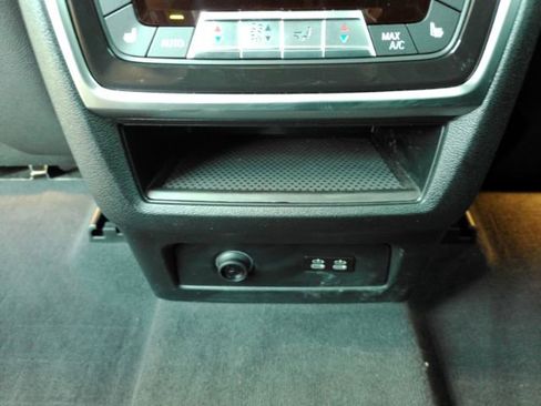 Used 2023 BMW X7 xDrive40i w/ M Sport Package AWD/4WD image 41