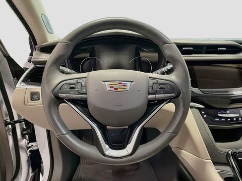 Used 2024 Cadillac XT6 Premium Luxury AWD/4WD image 10