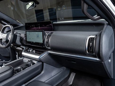 Used 2025 Ford Expedition Platinum w/ Stealth Performance Package image 18