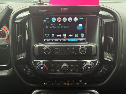 Used 2018 GMC Sierra 2500 Denali w/ Duramax Plus Package AWD/4WD image 8