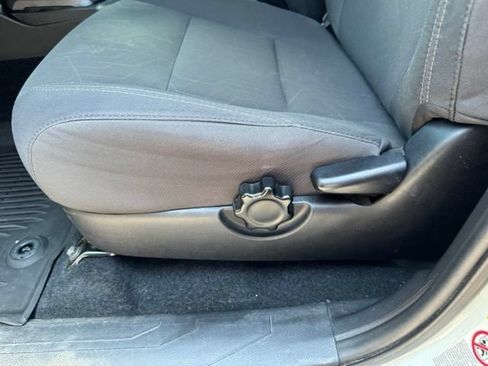 Used 2019 Toyota Tacoma TRD Sport AWD/4WD image 22