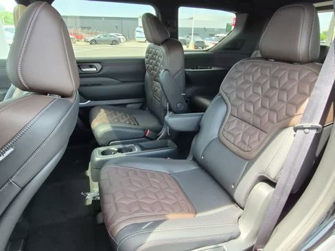 New 2026 Nissan Armada Platinum Reserve w/ Accent Package AWD/4WD image 8