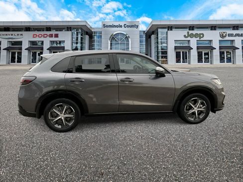 Used 2023 Honda HR-V EX-L image 9