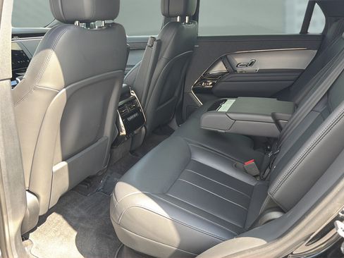 Used 2025 Land Rover Range Rover Sport SE AWD/4WD image 18