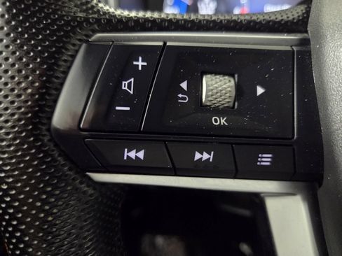 Used 2023 Mitsubishi Outlander SE FWD image 18