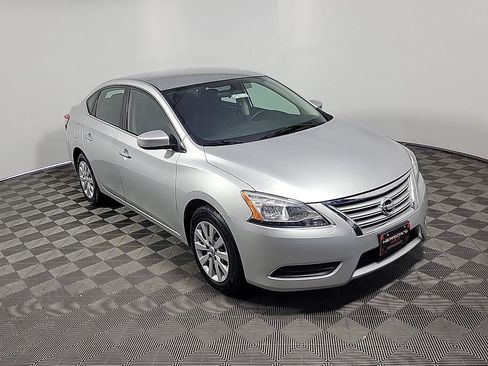 Used 2014 Nissan Sentra SV FWD image 2