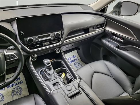 Certified 2025 Toyota Grand Highlander AWD image 14