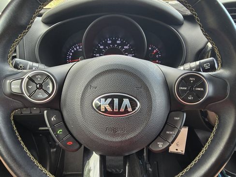 Used 2016 Kia Soul + w/ Audio Package FWD image 23