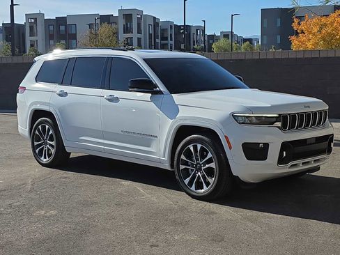 Certified 2022 Jeep Grand Cherokee L Overland image 3