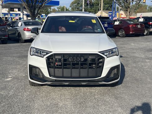 Used 2023 Audi SQ7 Prestige w/ Prestige Package AWD/4WD image 3