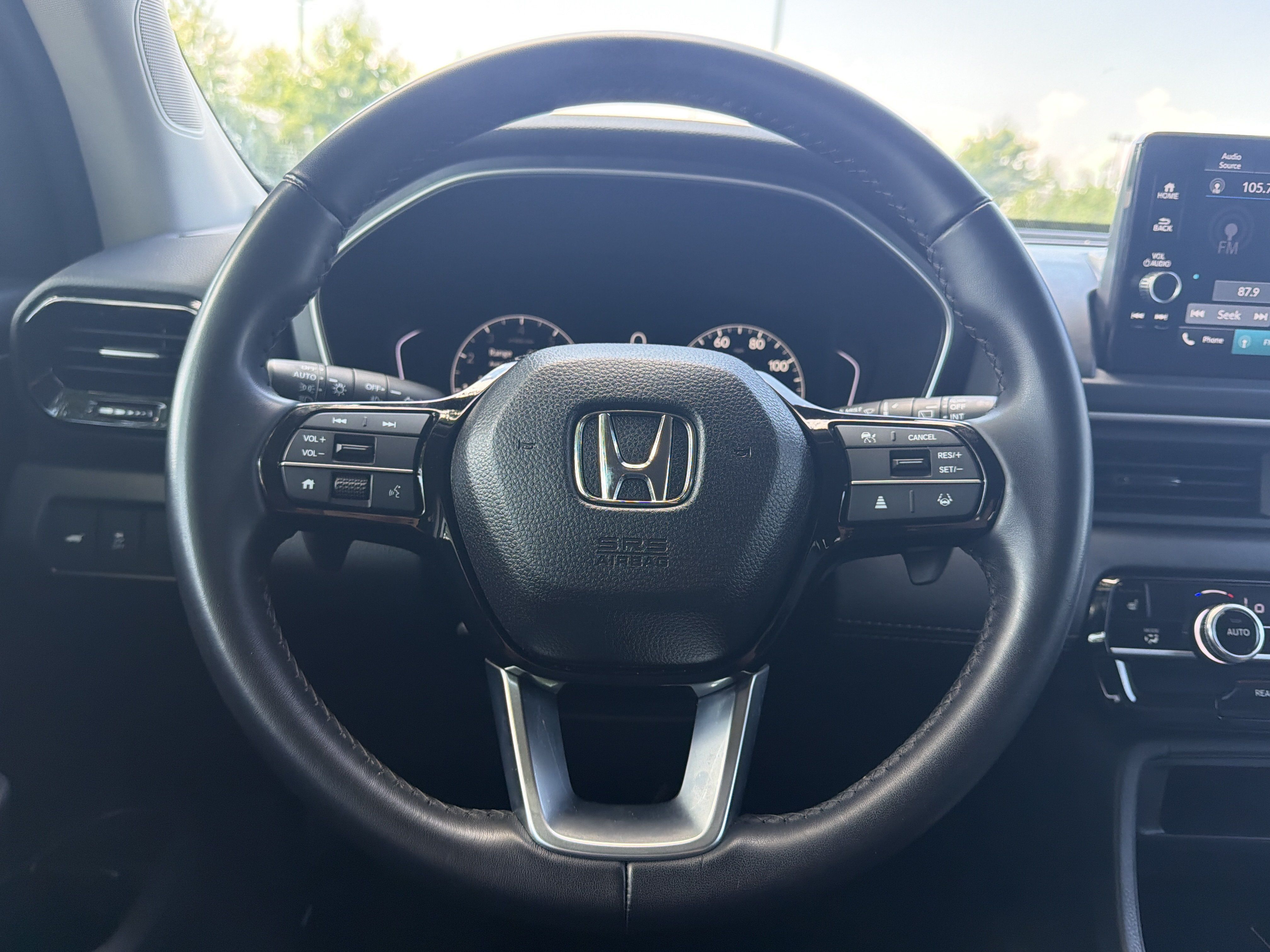 Used 2025 Honda Pilot EX-L image 17