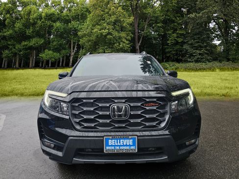 Certified 2024 Honda Passport TrailSport image 2