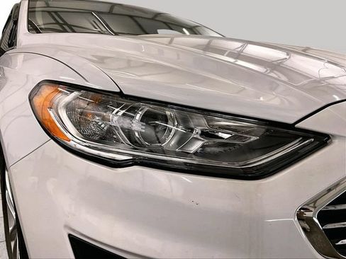 Used 2019 Ford Fusion SE FWD image 27