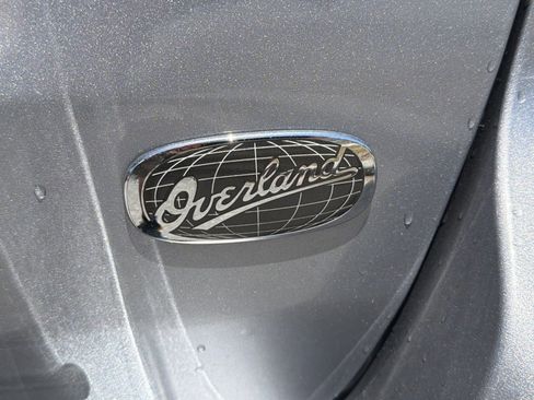 Used 2019 Jeep Grand Cherokee Overland AWD/4WD image 13