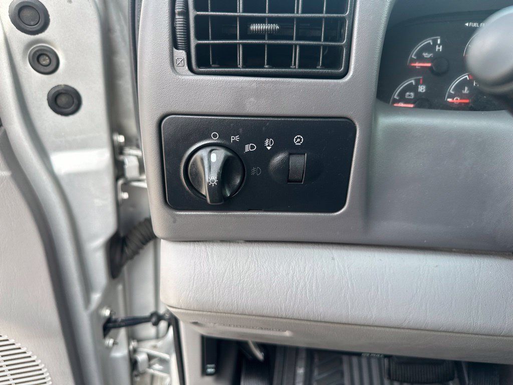 Used 2001 Ford F250 XLT AWD/4WD image 10