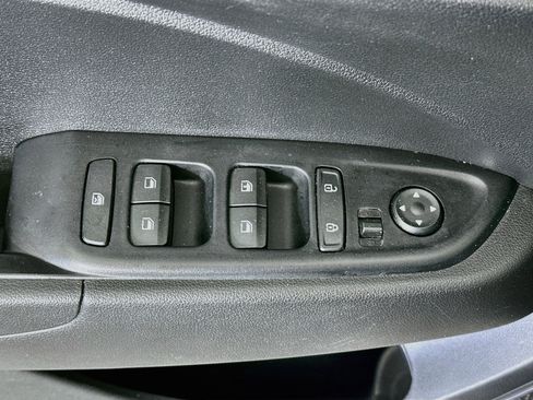 Used 2021 Hyundai Venue SE FWD image 15