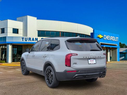 Used 2022 Kia Telluride SX w/ Nightfall Edition Package AWD/4WD image 3
