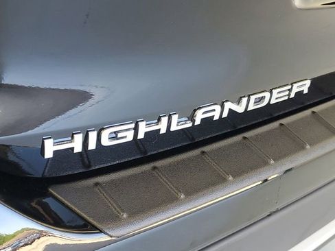 Used 2024 Toyota Highlander XSE FWD image 8