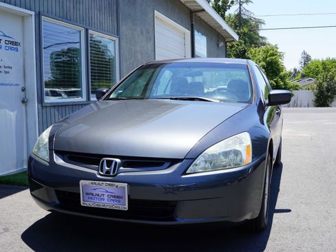 Used 2004 Honda Accord EX image 2