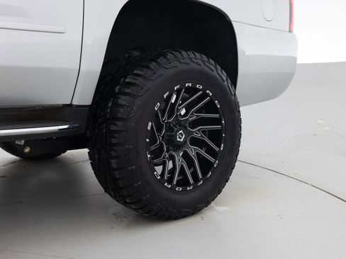 Used 2016 Chevrolet Suburban LTZ image 20