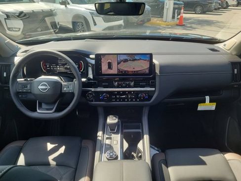 New 2026 Nissan Pathfinder Platinum w/ Cargo Package AWD/4WD image 13