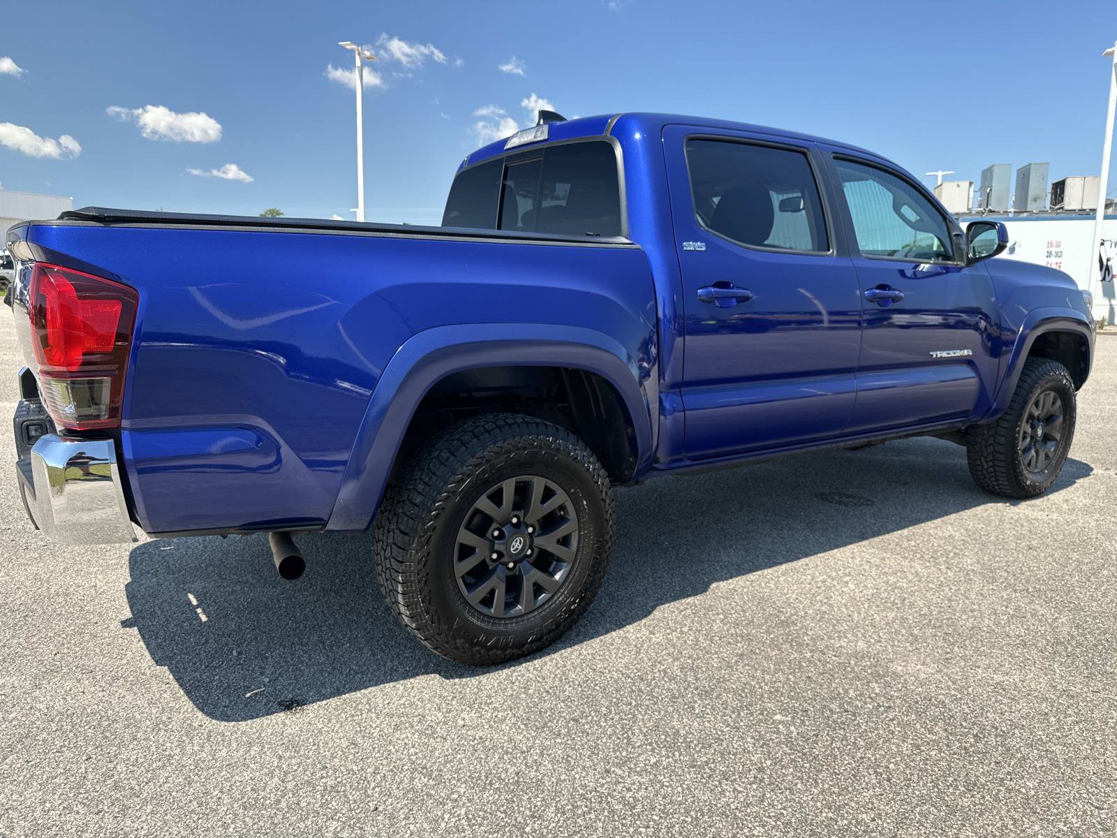 Used 2023 Toyota Tacoma SR5 AWD/4WD image 4