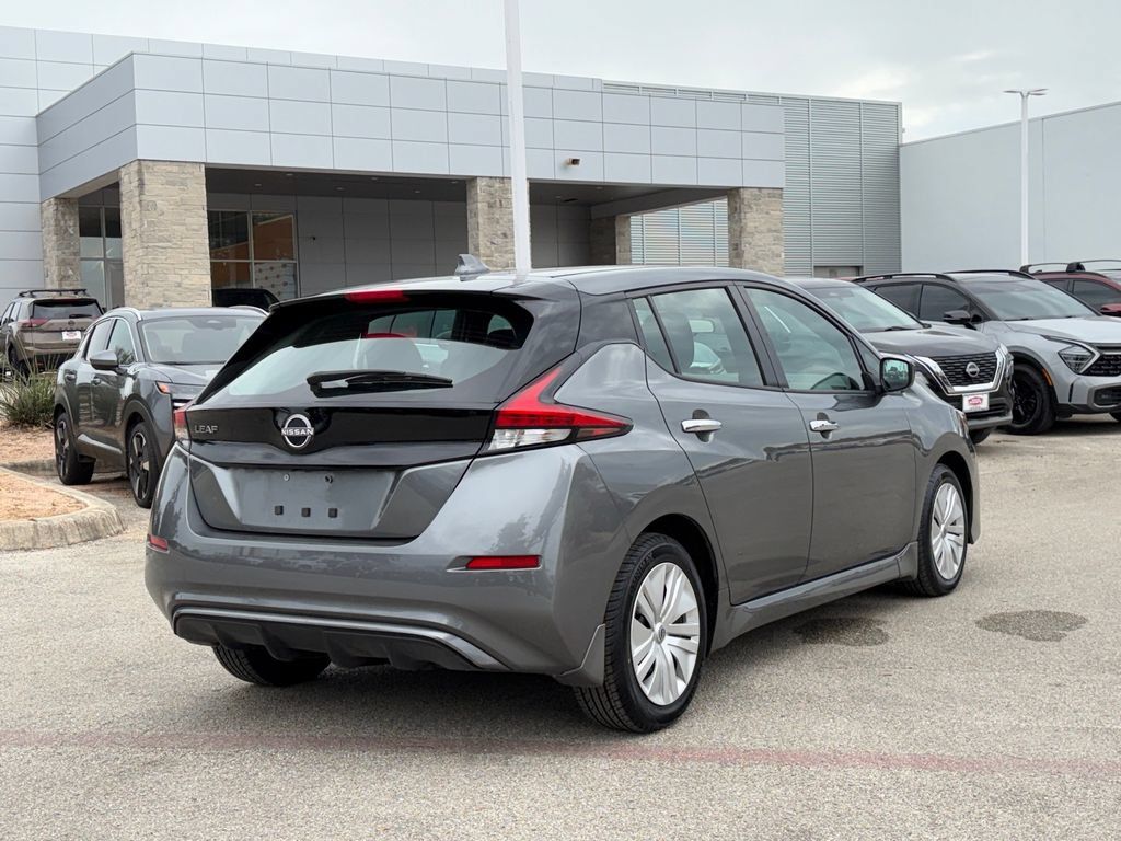 Used 2025 Nissan Leaf S FWD image 5