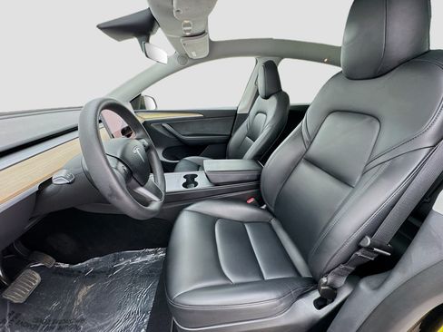 Used 2023 Tesla Model Y AWD image 13