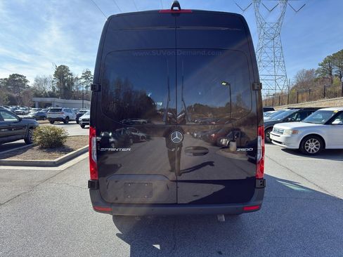 Used 2024 Mercedes-Benz Sprinter 2500 image 6