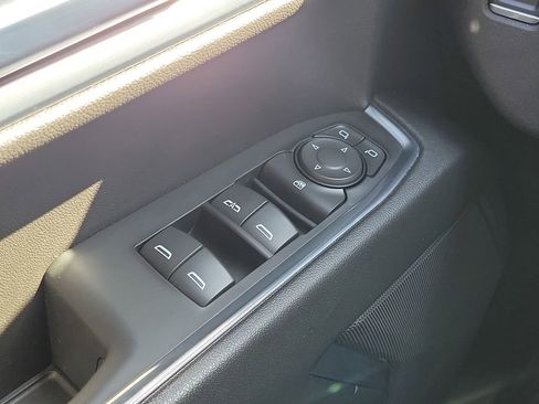 Used 2023 Chevrolet Silverado 1500 RST w/ Z71 Off-Road Package AWD/4WD image 16