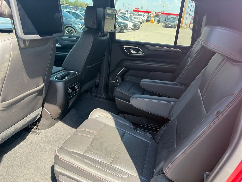 Used 2021 Chevrolet Suburban RST w/ Luxury Package AWD/4WD image 11