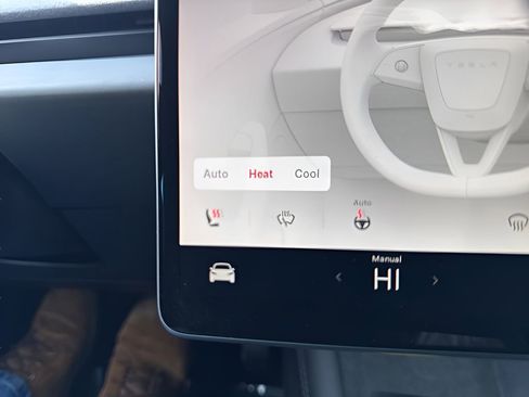 Used 2024 Tesla Model 3 Standard Range image 23