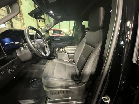 Used 2025 Chevrolet Silverado 1500 LT AWD/4WD image 4