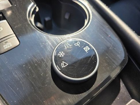 Used 2023 Nissan Rogue SL AWD/4WD image 32