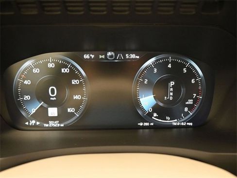 Used 2022 Volvo XC90 T6 Momentum w/ Advanced Package image 26