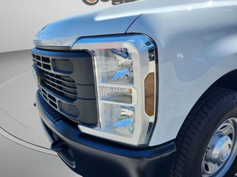 New 2026 Ford F250 XL w/ F-250 >10K GVWR Package image 31