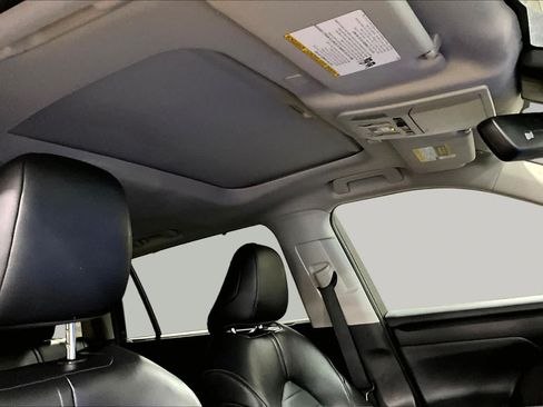 Used 2023 Toyota Highlander XLE AWD/4WD image 14