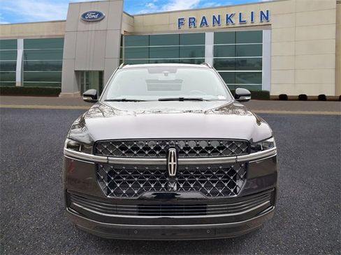 New 2025 Lincoln Navigator Reserve w/ Jet Appearance Package image 2