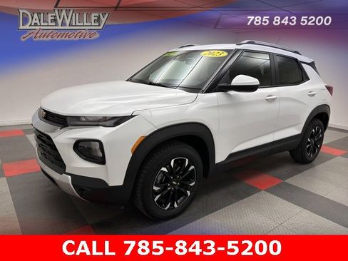 Used 2023 Chevrolet TrailBlazer LT image 3