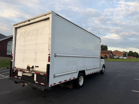 Used 2018 GMC Savana 3500 Extended w/ Driver Convenience Package RWD image 6